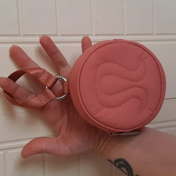 Lululemon Logo Pouch bag - Picture 4 of 8